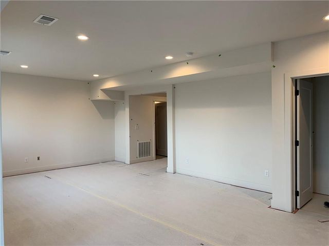 10411 N Liberty Street, Kansas City, MO 64155