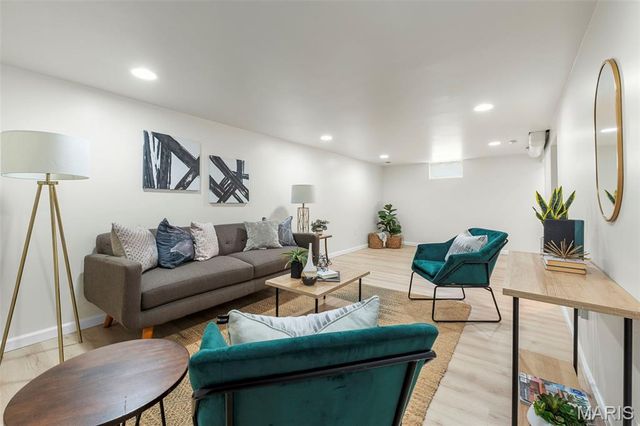10240 Driver Avenue, St Louis, MO 63114