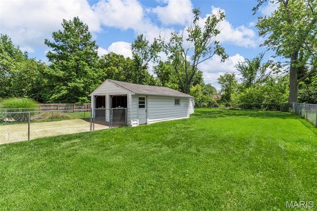 10240 Driver Avenue, St Louis, MO 63114