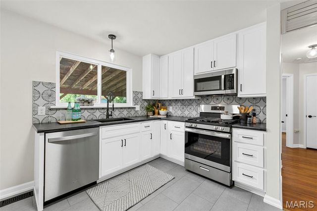 10240 Driver Avenue, St Louis, MO 63114