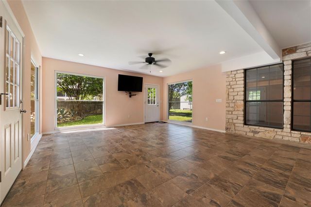 3805 Carmel DR, Round Rock, TX 78681