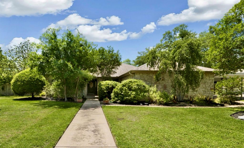 3805 Carmel DR, Round Rock, TX 78681
