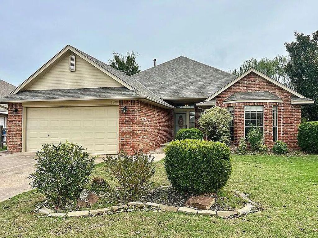 2908 Longmeadow, Edmond, OK 73003
