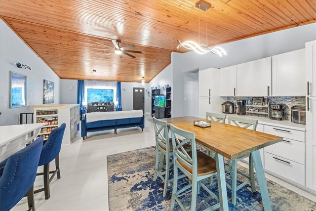 11 N Sycamore Avenue, West Fork, AR 72774