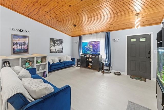 11 N Sycamore Avenue, West Fork, AR 72774