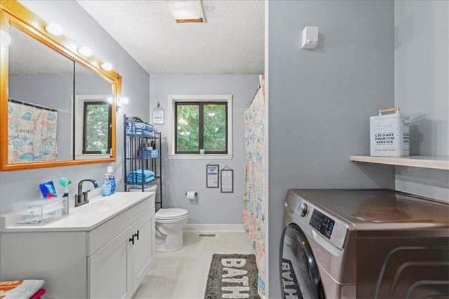 11 N Sycamore Avenue, West Fork, AR 72774