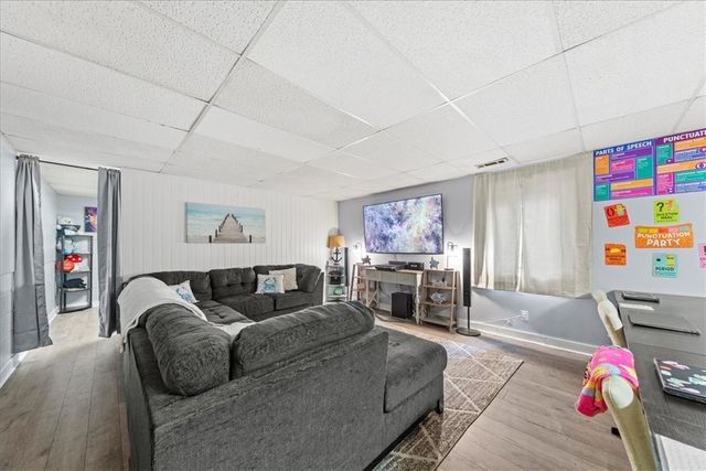 11 N Sycamore Avenue, West Fork, AR 72774