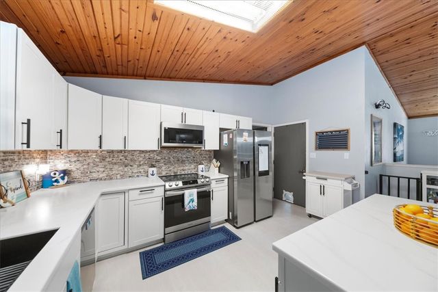 11 N Sycamore Avenue, West Fork, AR 72774