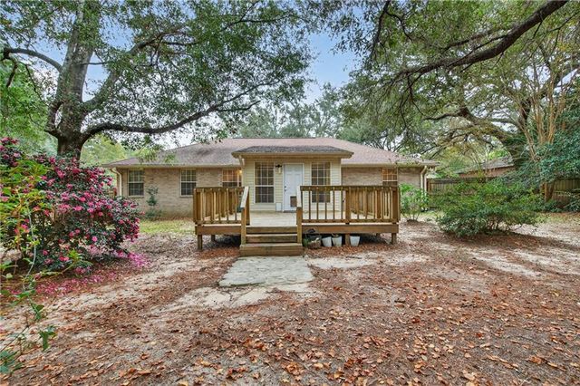 32884 Bay W Drive, Lillian, AL 36549