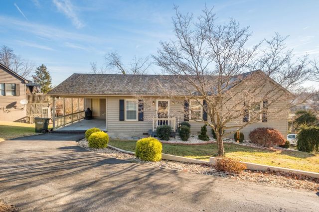 619 ESSEX DR, Staunton, VA 24401