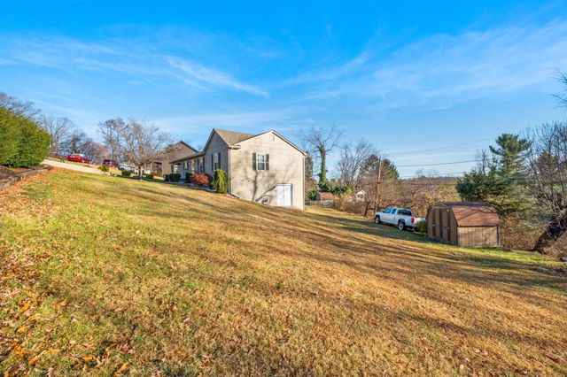 619 ESSEX DR, Staunton, VA 24401