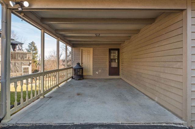 619 ESSEX DR, Staunton, VA 24401