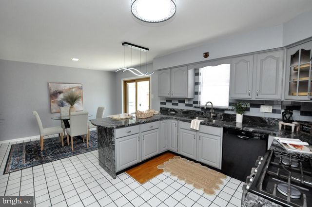 44 GREENBROOK DR, Marlton, NJ 08053