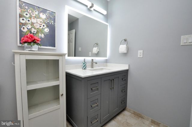 44 GREENBROOK DR, Marlton, NJ 08053