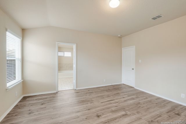 2914 SUNSET BND, San Antonio, TX 78244