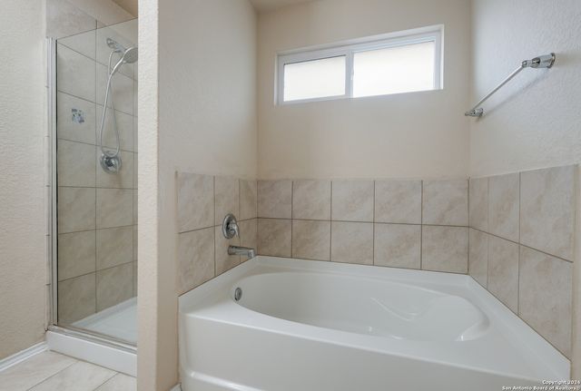 2914 SUNSET BND, San Antonio, TX 78244