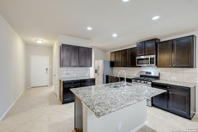 2914 SUNSET BND, San Antonio, TX 78244