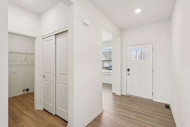 8122 Arlington Lane, Joliet, IL 60431