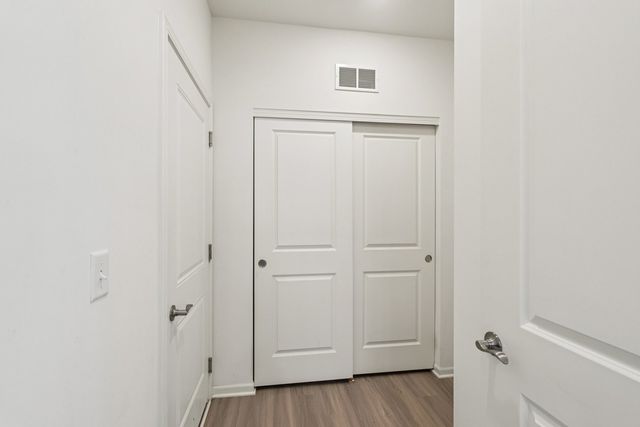 8122 Arlington Lane, Joliet, IL 60431