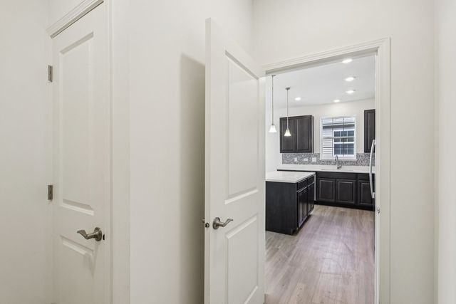 8122 Arlington Lane, Joliet, IL 60431