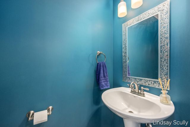 7855 Meadowood Drive, Hudsonville, MI 49426