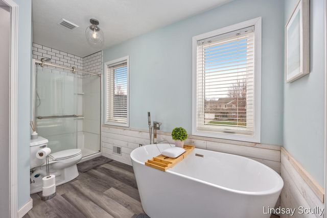 7855 Meadowood Drive, Hudsonville, MI 49426