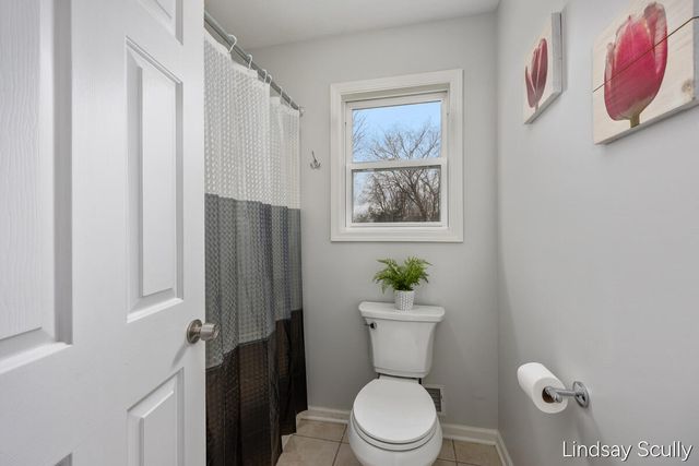 7855 Meadowood Drive, Hudsonville, MI 49426