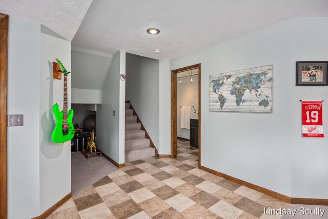 7855 Meadowood Drive, Hudsonville, MI 49426