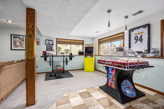 7855 Meadowood Drive, Hudsonville, MI 49426