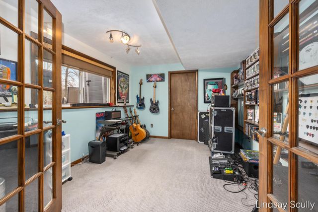 7855 Meadowood Drive, Hudsonville, MI 49426