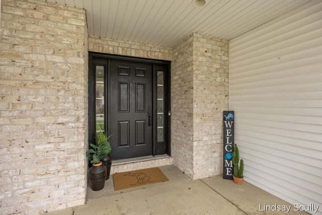 7855 Meadowood Drive, Hudsonville, MI 49426