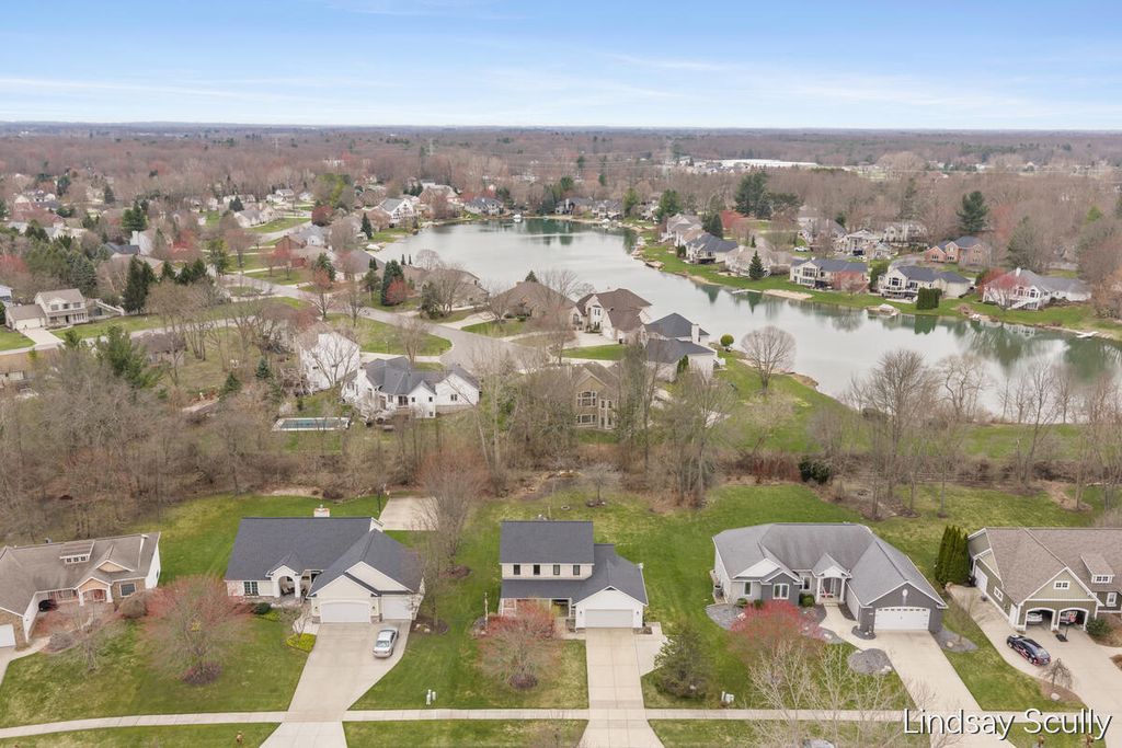 7855 Meadowood Drive, Hudsonville, MI 49426