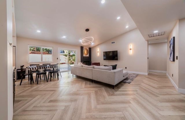 1525 Woodland Oakd, Sacramento, CA 95835