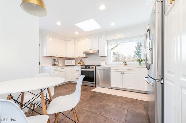 4775 SOM Center Road, Moreland Hills, OH 44022