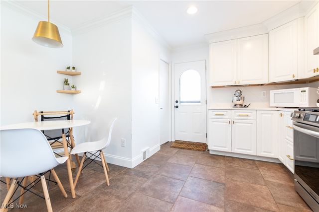 4775 SOM Center Road, Moreland Hills, OH 44022