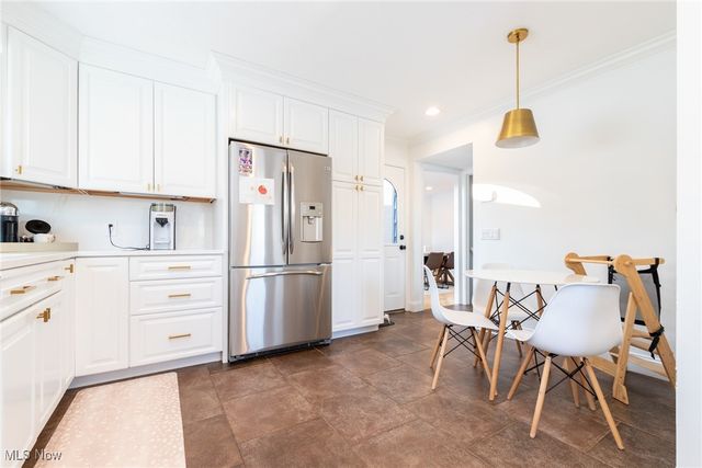 4775 SOM Center Road, Moreland Hills, OH 44022