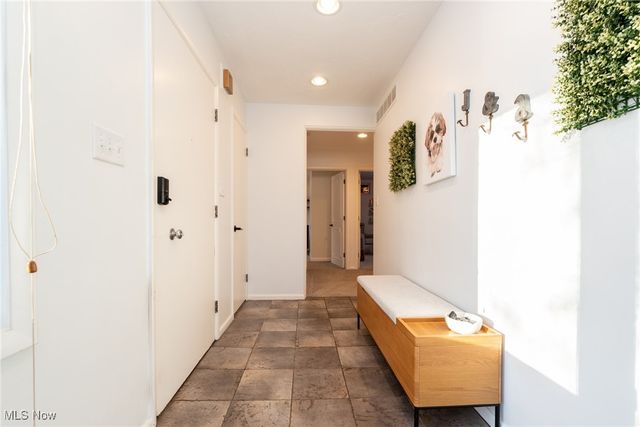 4775 SOM Center Road, Moreland Hills, OH 44022