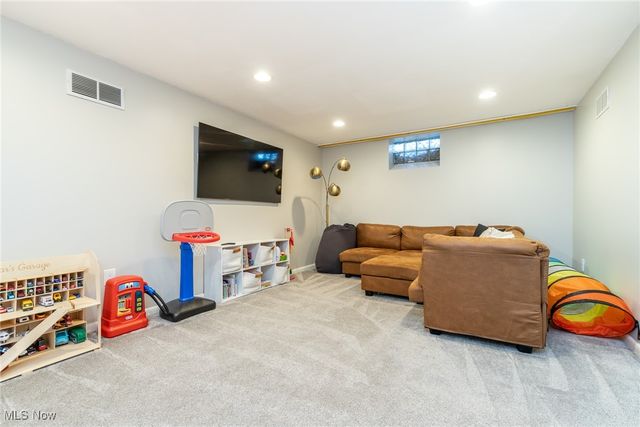 4775 SOM Center Road, Moreland Hills, OH 44022