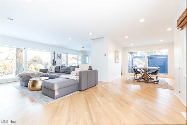 4775 SOM Center Road, Moreland Hills, OH 44022