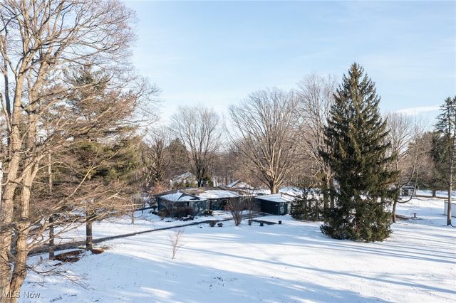 4775 SOM Center Road, Moreland Hills, OH 44022