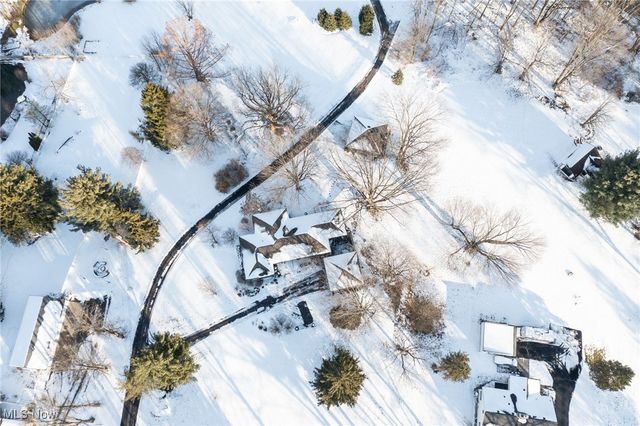 4775 SOM Center Road, Moreland Hills, OH 44022