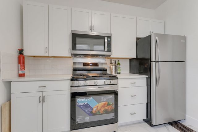 9836 S Drexel Avenue, Chicago, IL 60628
