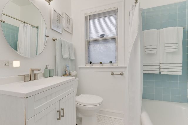9836 S Drexel Avenue, Chicago, IL 60628