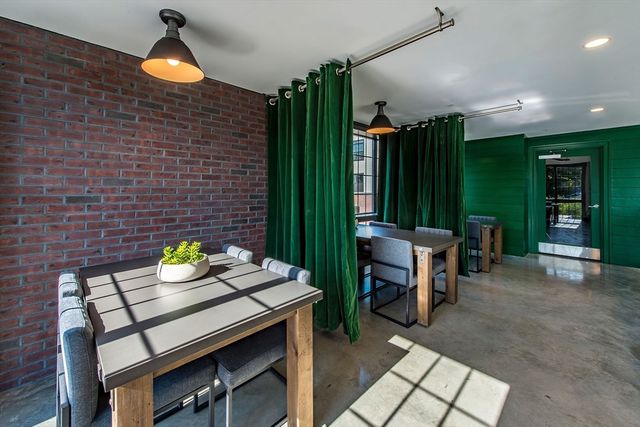 72 Flint Street 1420, Salem, MA 01970