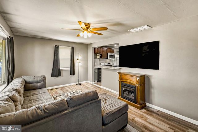 1183 HARKER AVE, West Deptford, NJ 08096