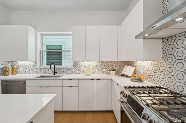 1403 W 21st St B, Houston, TX 77008