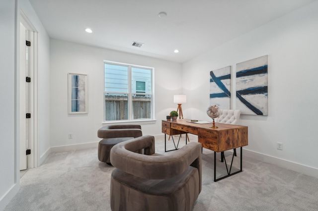 1403 W 21st St B, Houston, TX 77008