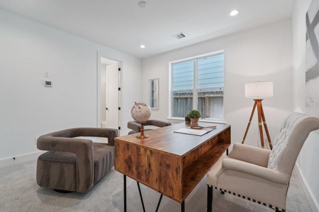 1403 W 21st St B, Houston, TX 77008