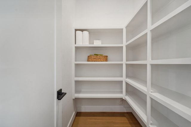 1403 W 21st St B, Houston, TX 77008