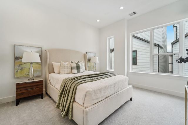 1403 W 21st St B, Houston, TX 77008